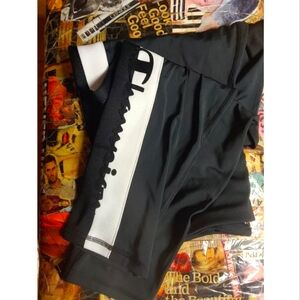 Black cropped athletic leggings